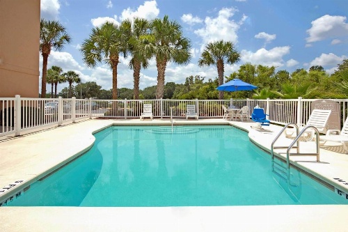 Microtel Inn & Suites By Wyndham Bushnell image 7